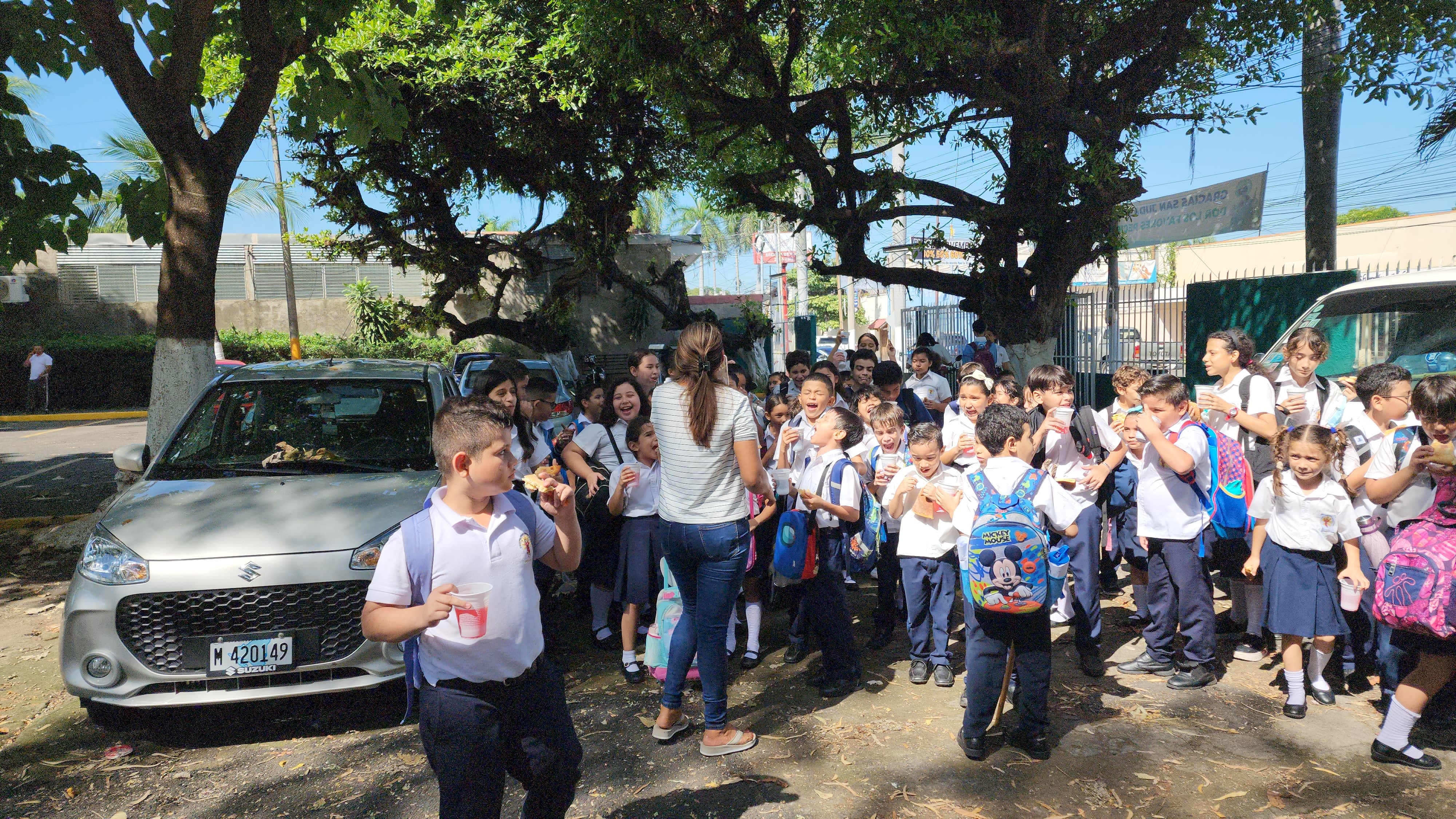 Estudiantes con servicio López Lazo